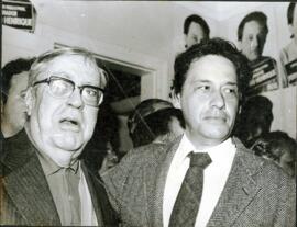 Sérgio Buarque de Holanda em companhia de Fernando Henrique Cardoso