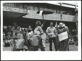 [Intervenção na UNICAMP: teatro dos estudantes]